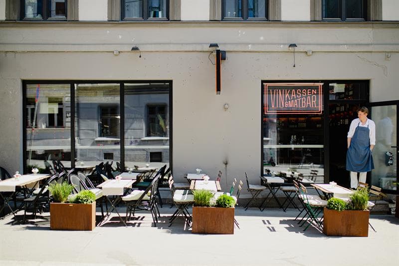 Fasade med uteservering